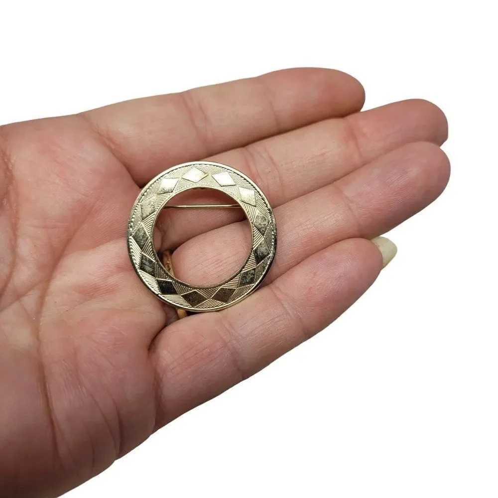 Vintage Gold Tone Round Etched Circle Brooch Pin Pendant Geometric Gift‎